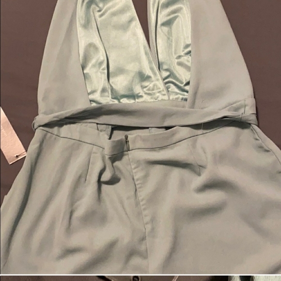 Lulu's XL Sage Halter Romper NWT - Picture 13 of 14